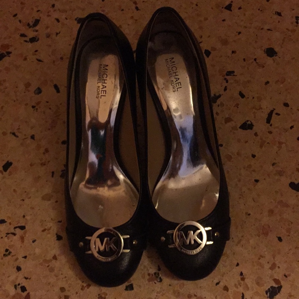 Michael Kors black heels 👠